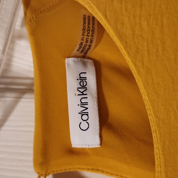 Mustard/Gold Calvin Klein balloon sleeve blouse L - Picture 2 of 9